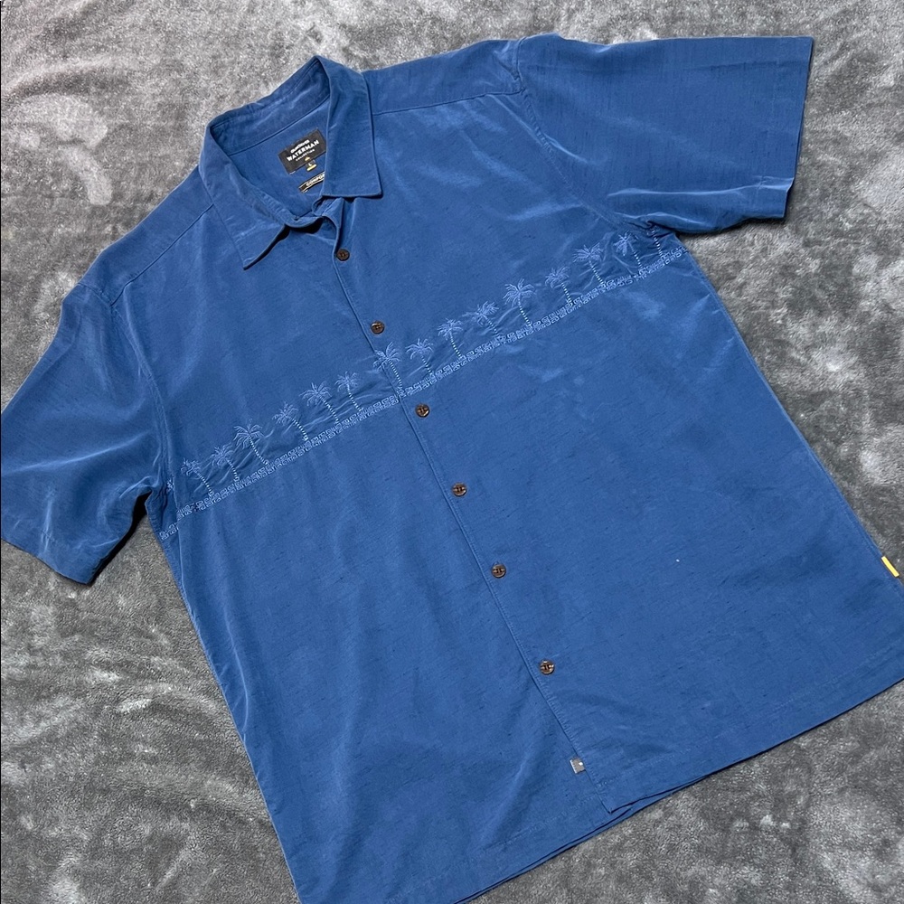 BEAUTIFUL Quiksilver Men's Navy Blue Casual Button-Down Shirt